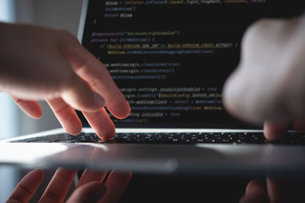 HTML コーディングの悩みを解決！構文チェック、alt チェックで Web サイトを劇的に改善